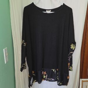 Yelete Oversized Floral Long Sleeve Top